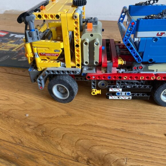 Lego technique camion conteneur - Picture 3 of 4